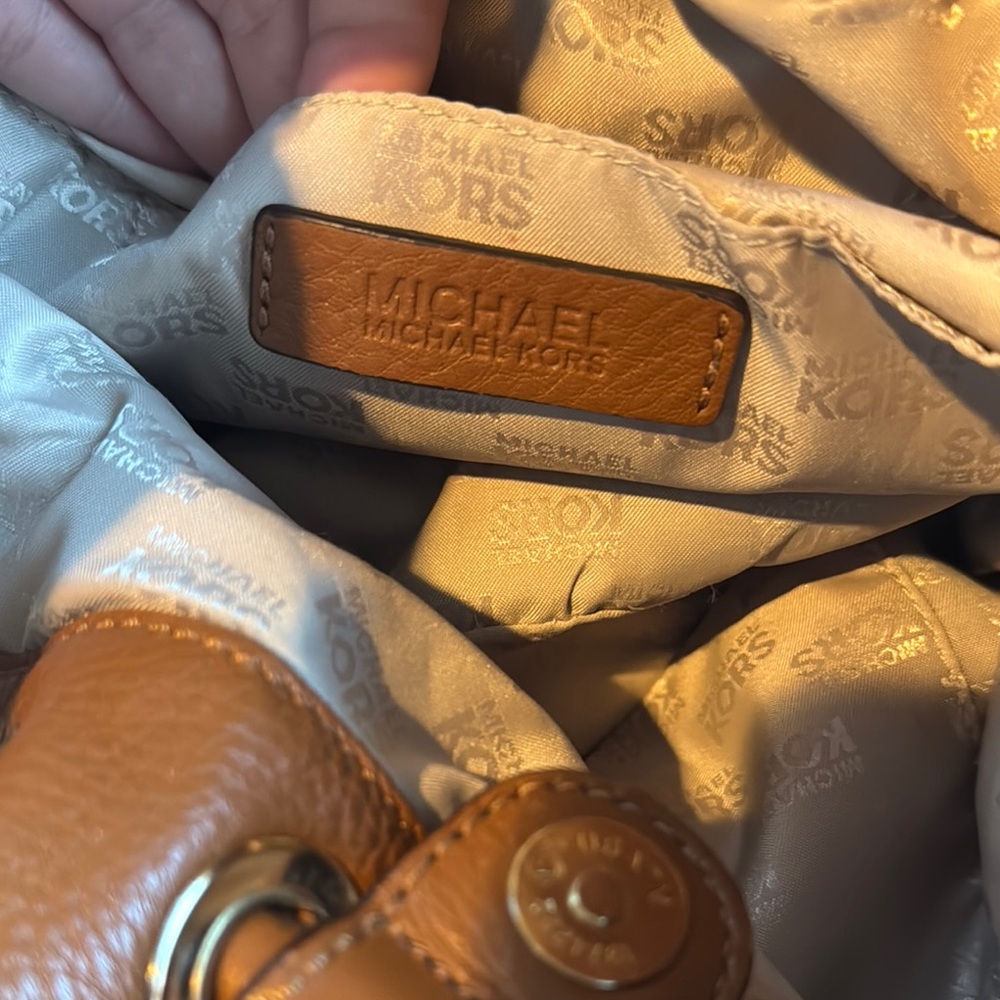 Michael Kors Tan Leather Shoulder Bag - Picture 7 of 9